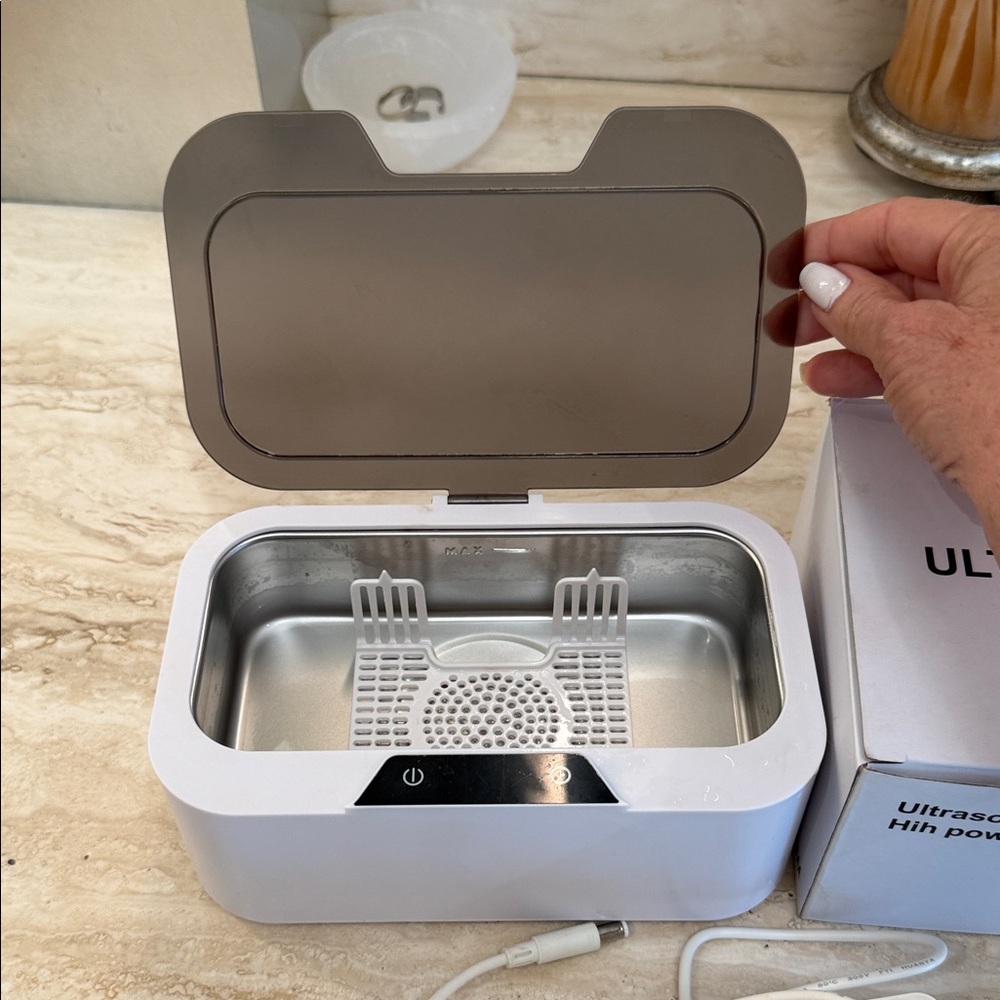Ultrasonic Jewelry Cleaner - Picture 2 of 3